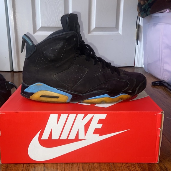 Air Jordan 6 “UNC” - Picture 4 of 7